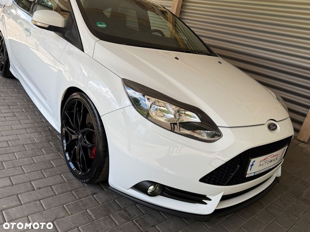 Ford Focus 2.0 EcoBoost ST mit Leder-Exclusiv-Paket - 11