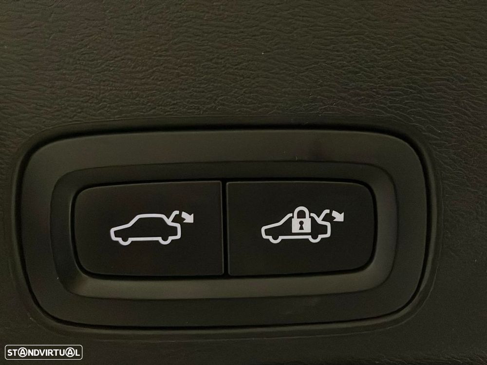 Volvo XC 60 2.0 T8 PHEV Inscription AWD - 26