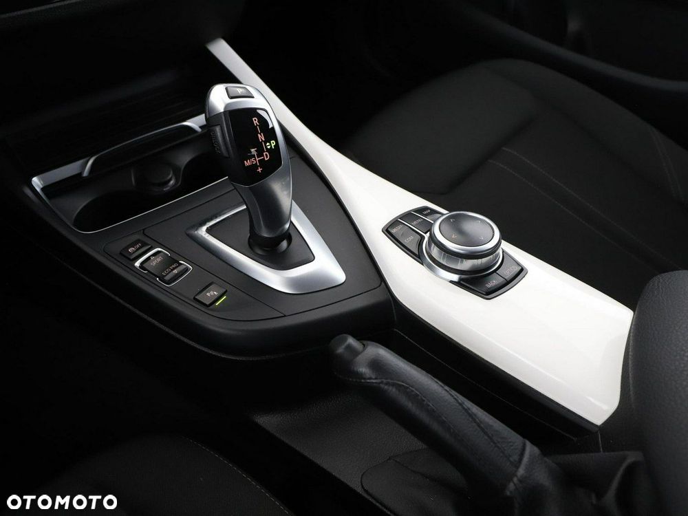 BMW Seria 1 118d Urban Line - 29