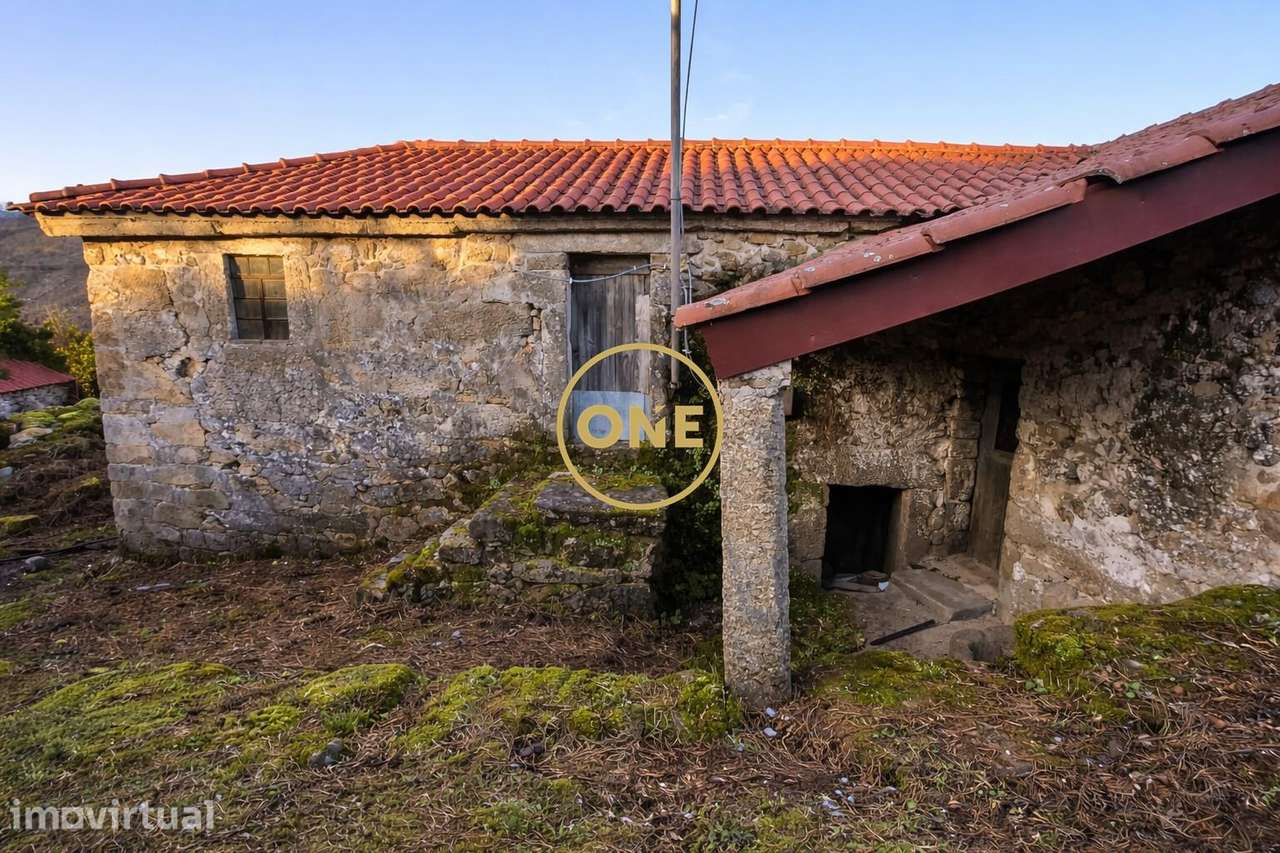 Moradia T2 para Restaurar com Terreno - PARQUE NACIONAL DA PENEDA-GERÊ - Grande imagem: 3/24