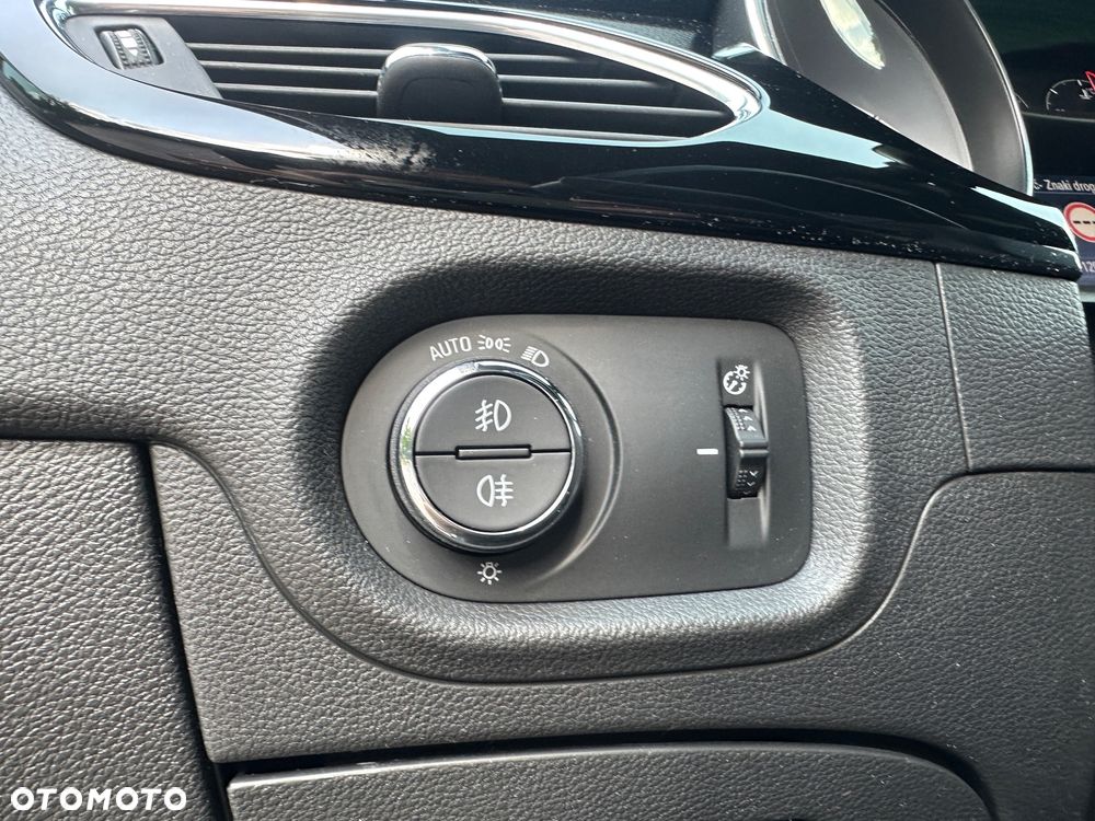 Opel Astra 1.6 Turbo Start/Stop Automatik Innovation - 23