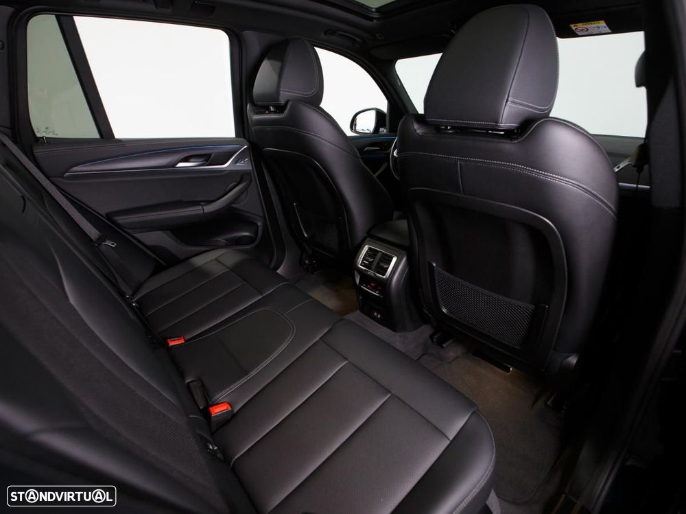 BMW iX3 Inspiring - 9