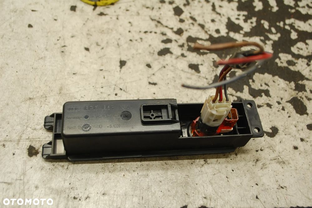 SCHOWEK TUNELU 8P0863284 AUDI A3 8P A4 B7 - 7