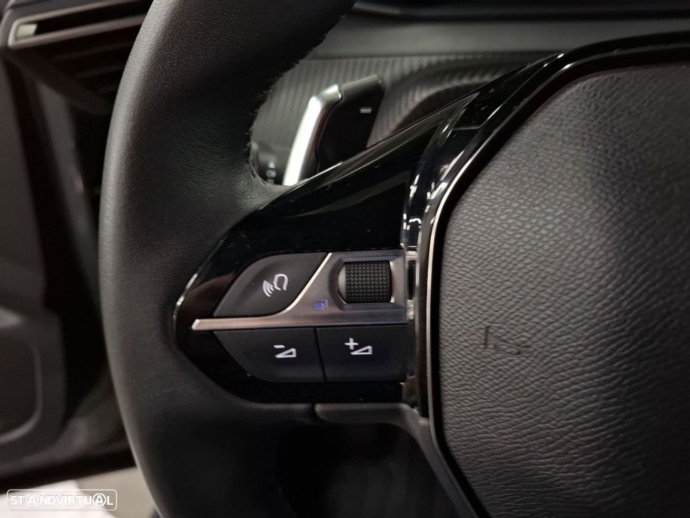 Peugeot 2008 1.2 Hybrid Allure e-DCS6 - 16