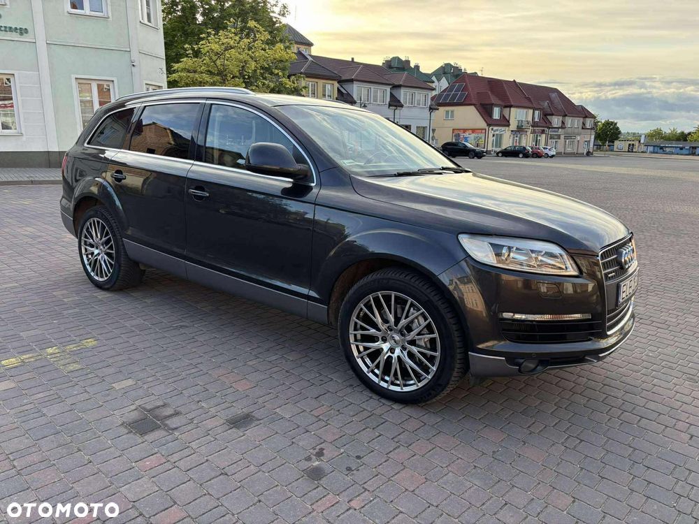 Audi Q7 - 1
