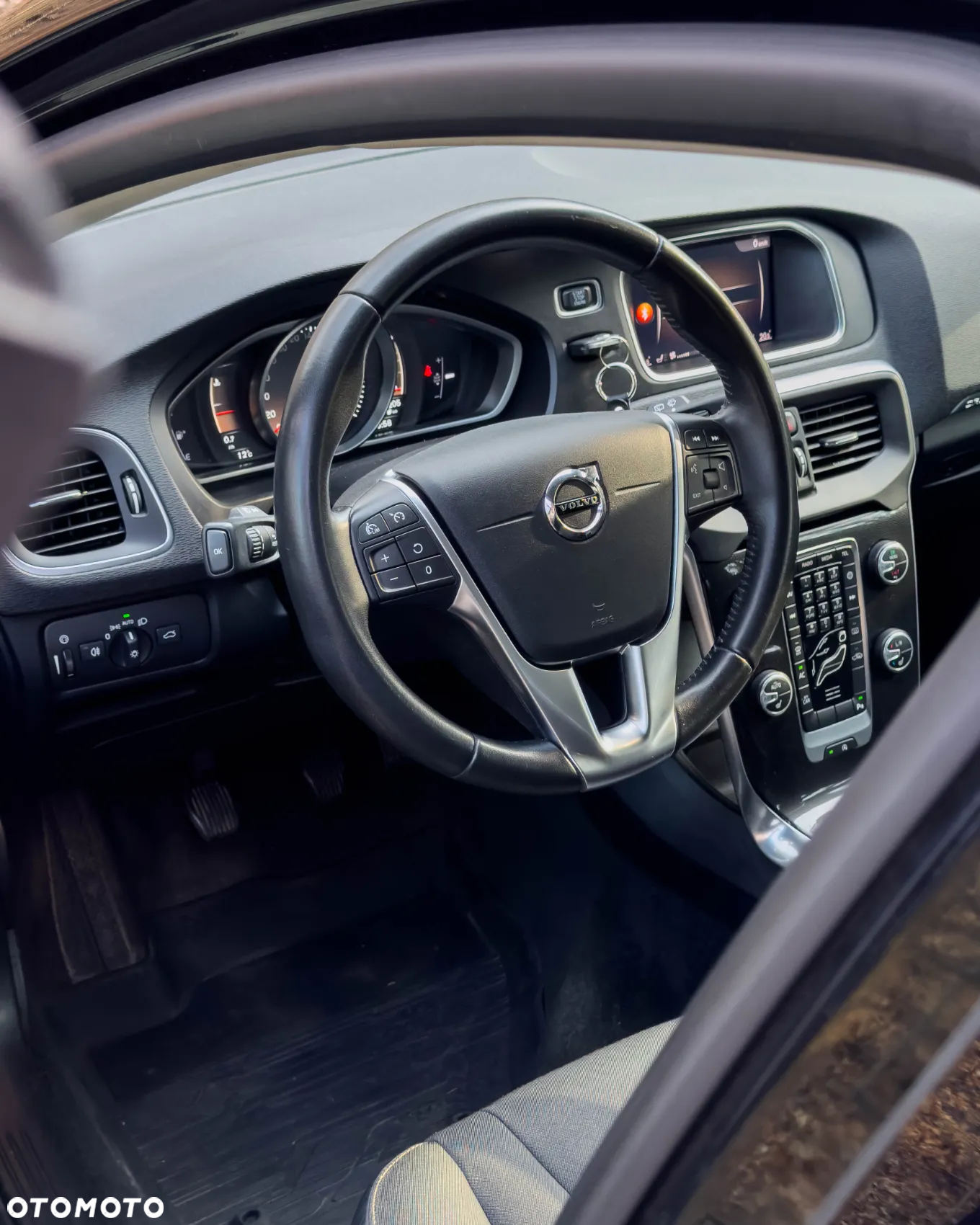 Volvo V40 Cross Country D3 Momentum - 11