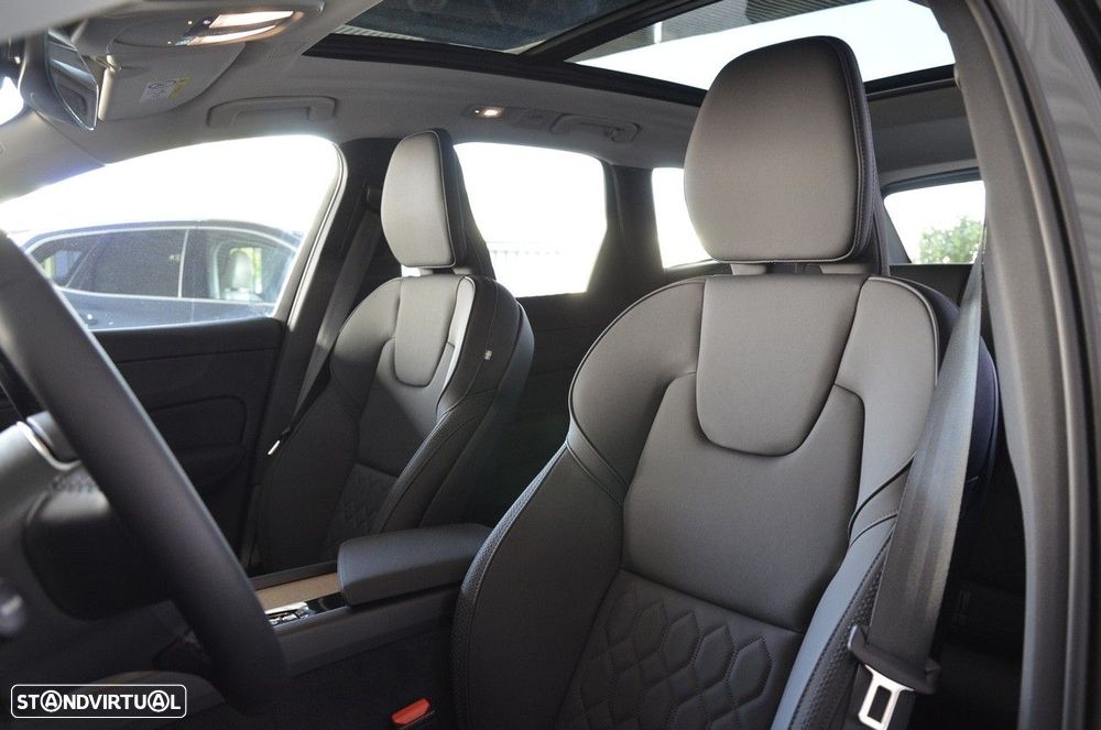 Volvo XC 60 2.0 T6 PHEV Plus Dark - 13