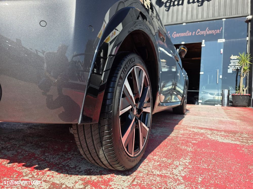 Peugeot 208 1.2 PureTech GT EAT8 - 16