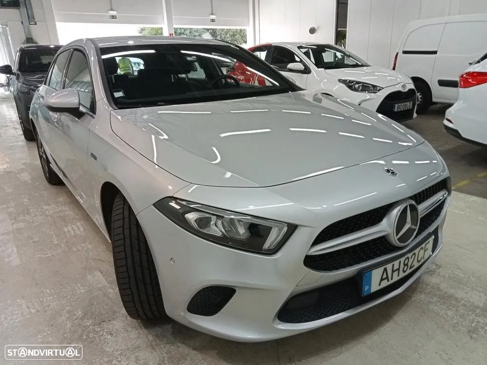 Mercedes-Benz A 250 e Style Plus - 4