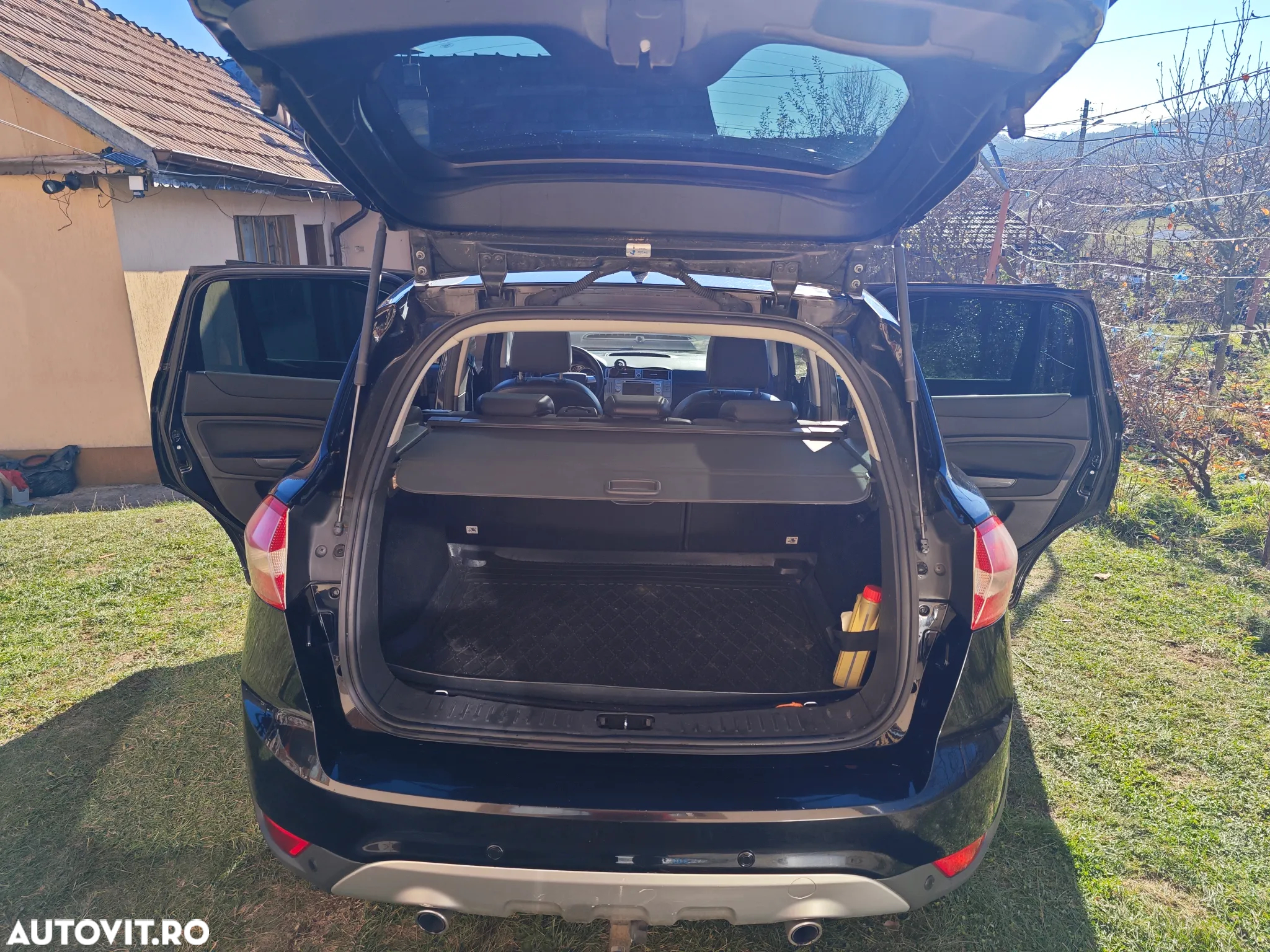 Ford Kuga 2.0 TDCi 4x4 Titanium - 4