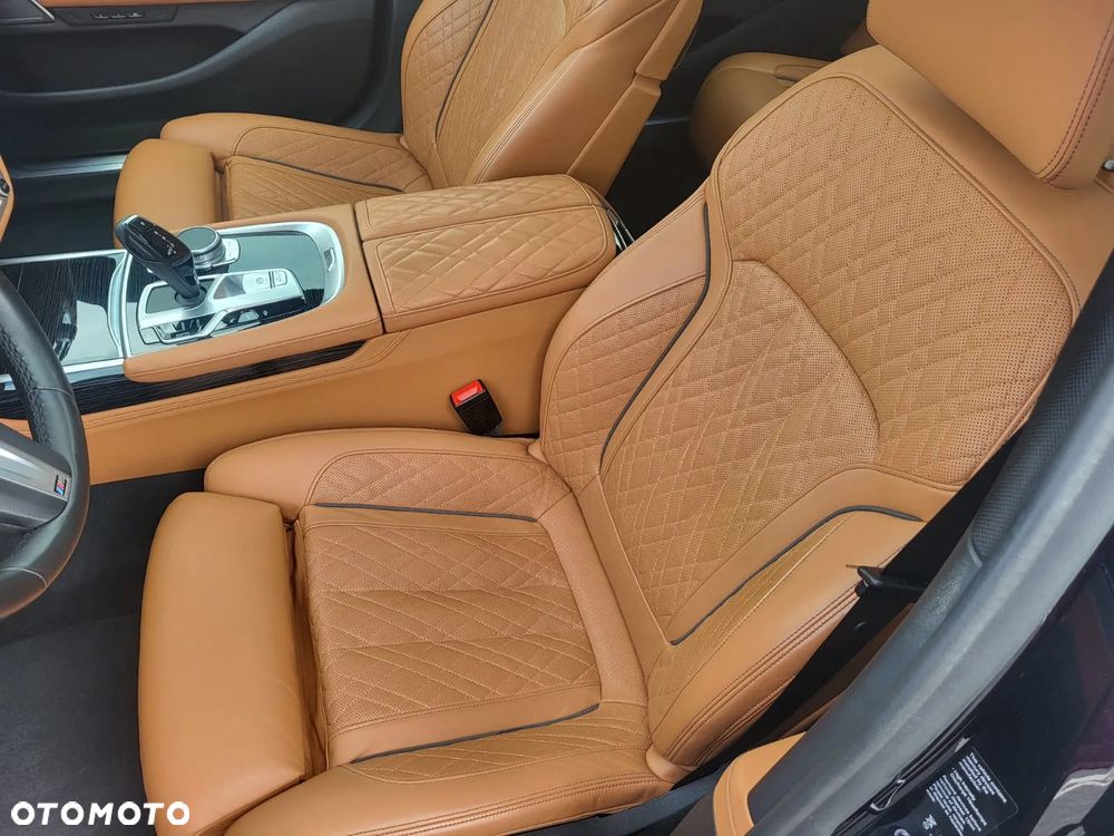 BMW Seria 7 750i xDrive - 13