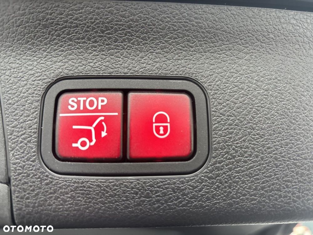 Mercedes-Benz GLS - 28