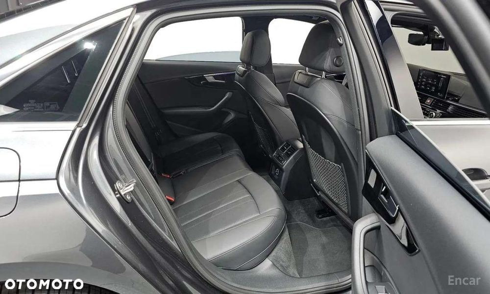 Audi A4 Limousine - 9