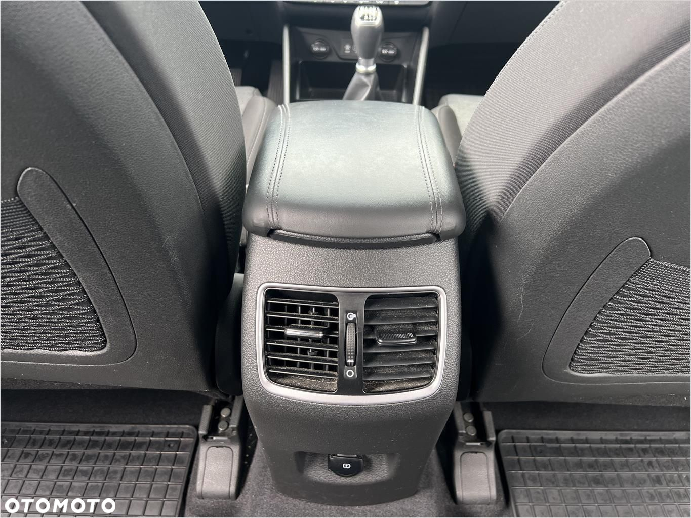 Hyundai Tucson 1.6 GDI BlueDrive Comfort 2WD - 21