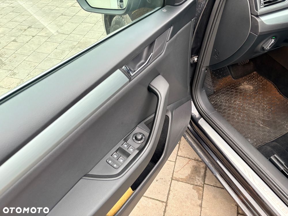 Skoda Superb 2.0 TDI Style DSG - 6