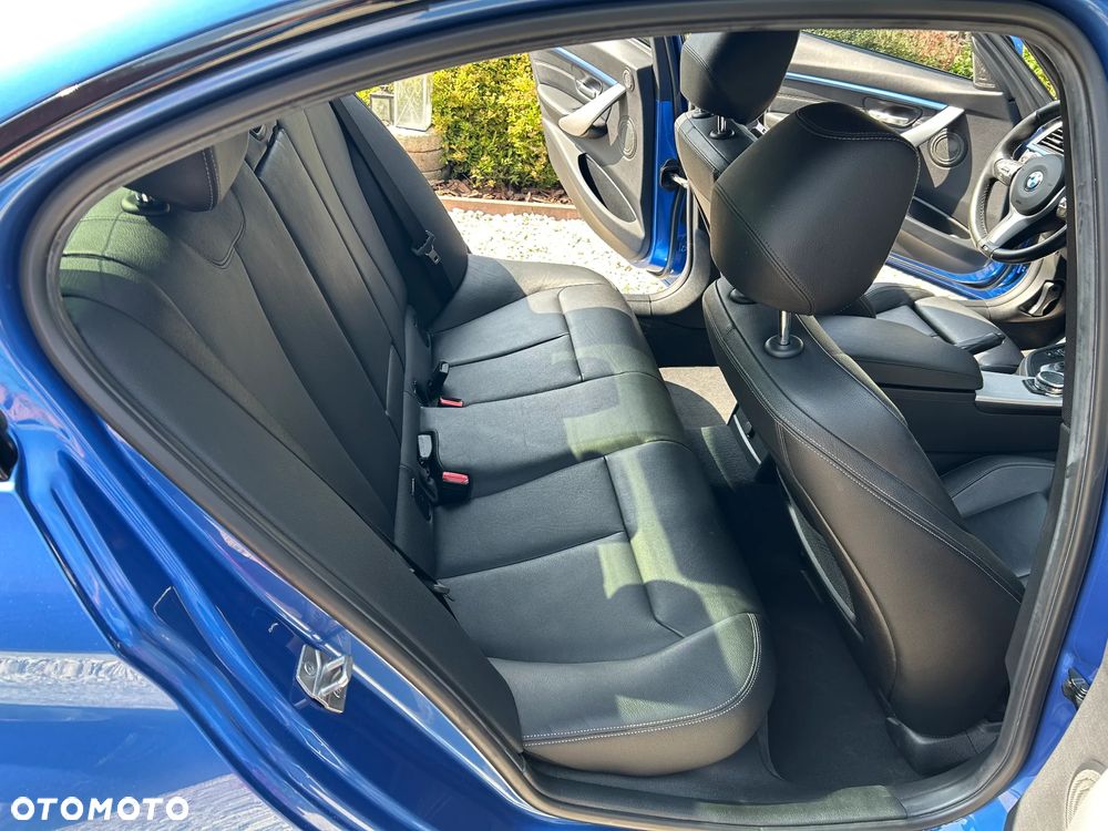 BMW Seria 3 340i M Sport - 16