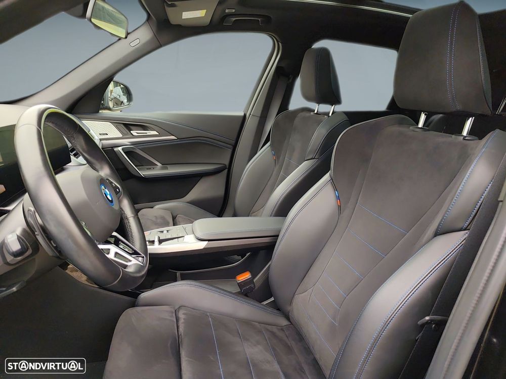 BMW iX1 xDrive30 Pack Desportivo M - 11