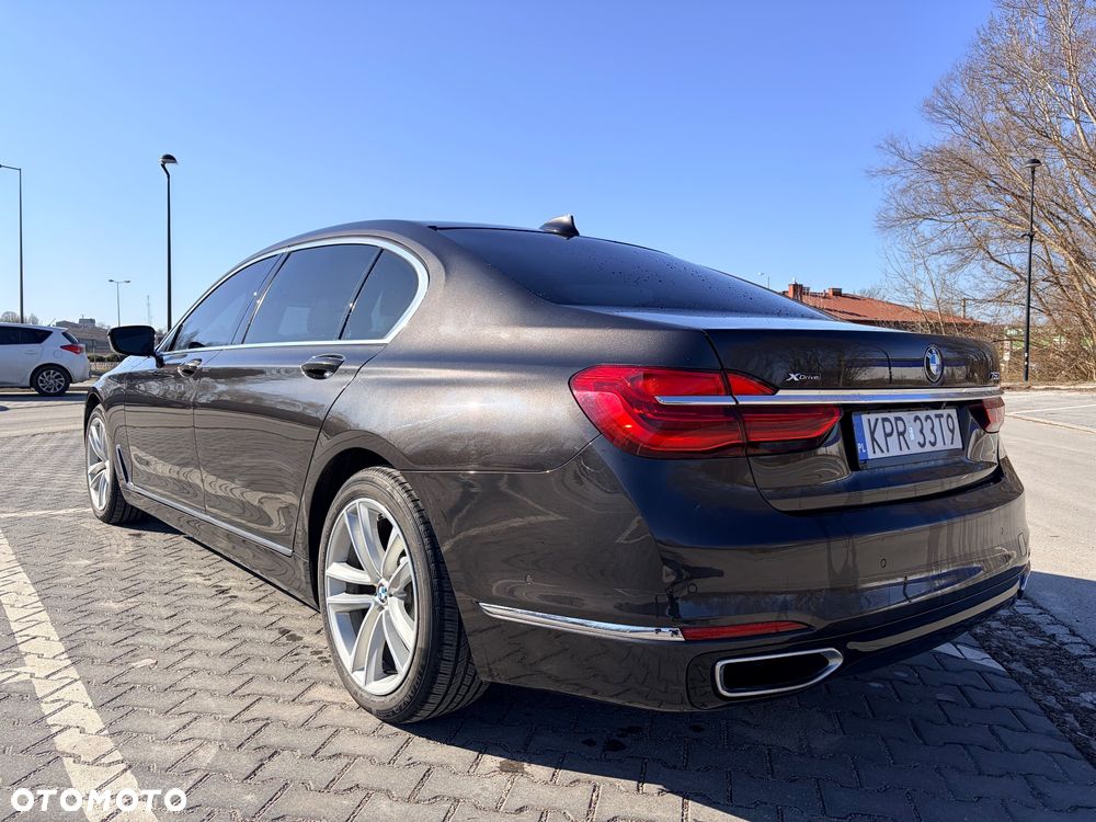 BMW Seria 7 750i xDrive Edition Exclusive - 3