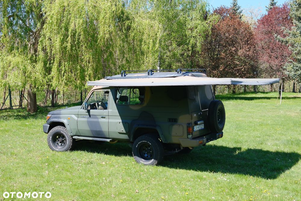 Toyota Land Cruiser - 28