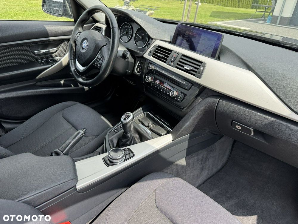 BMW Seria 3 318d Blue Performance Luxury Line - 26