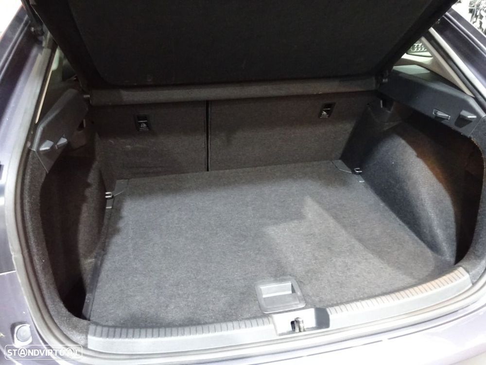 VW Taigo 1.0 TSI Urban DSG - 27