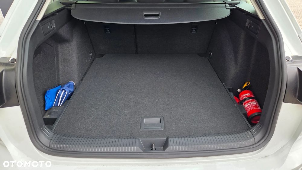 Volkswagen Golf 1.0 TSI Life - 24