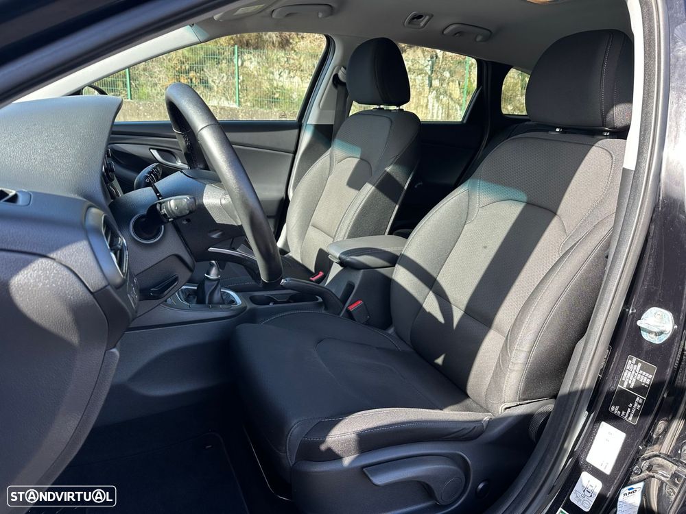 Hyundai i30 SW 1.6 CRDi Style+Navi - 6