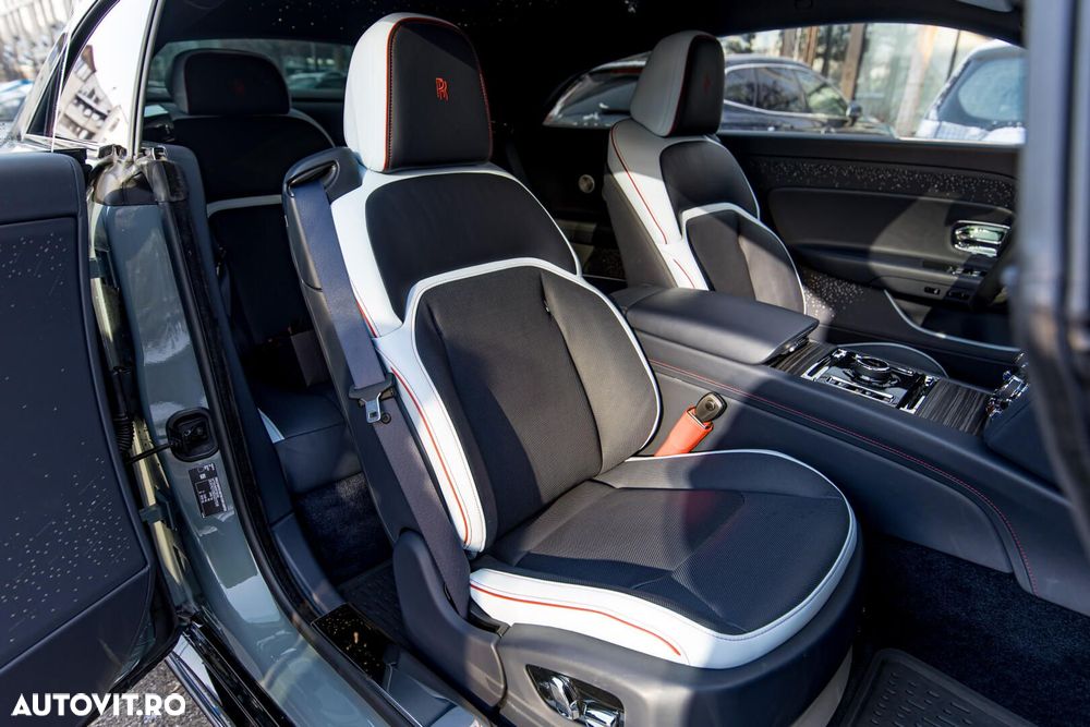 Rolls-Royce Spectre - 27