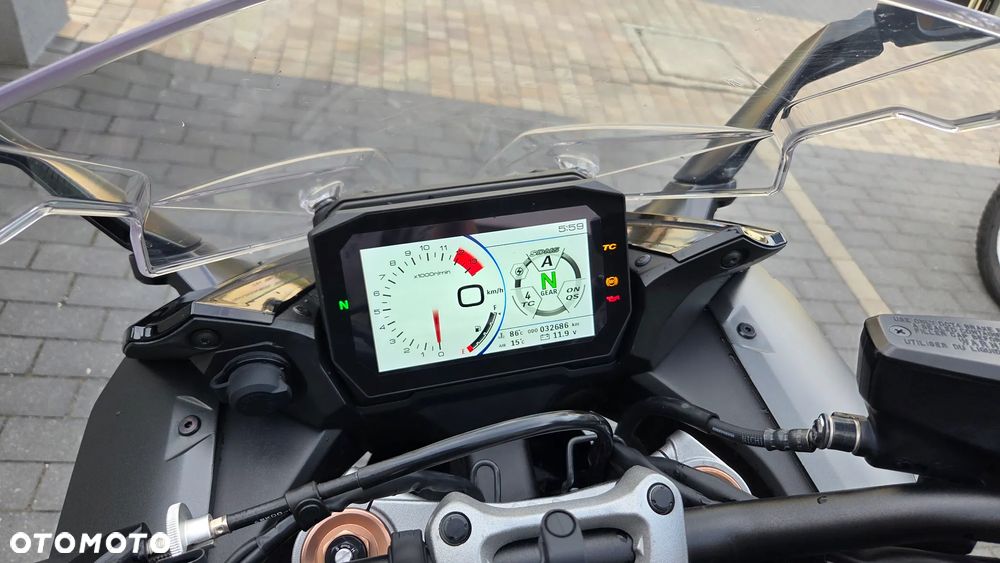 Suzuki GSX 1000 - 3