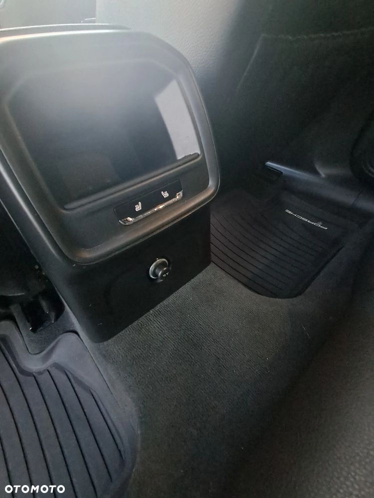Porsche Macan - 23