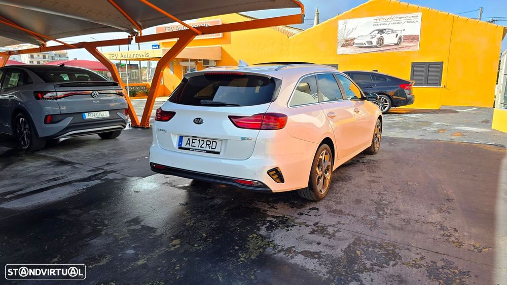 Kia Ceed SW 1.6 CRDi MHEV Drive+SRF - 2