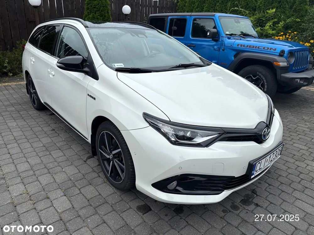 Toyota Auris Hybrid 135 Selection - 1