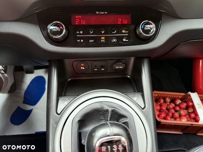 Kia Sportage 1.7 CRDI 2WD ISG Dream-Team Edition - 8