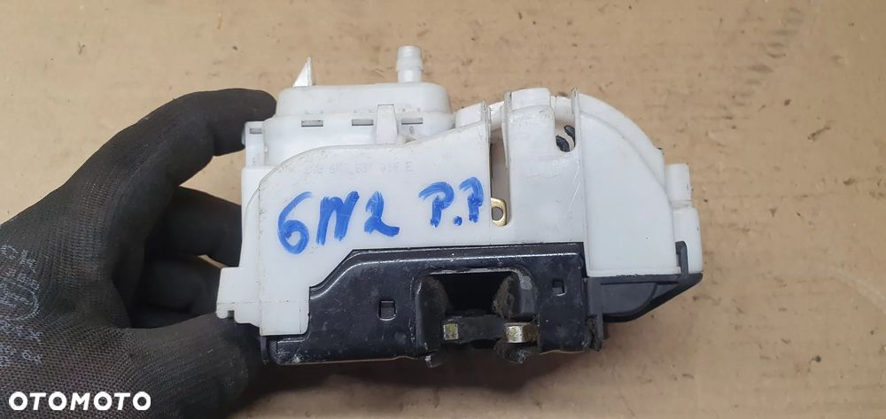 Zamek prawy przód VW Polo 6N2 6N1837016E - 2