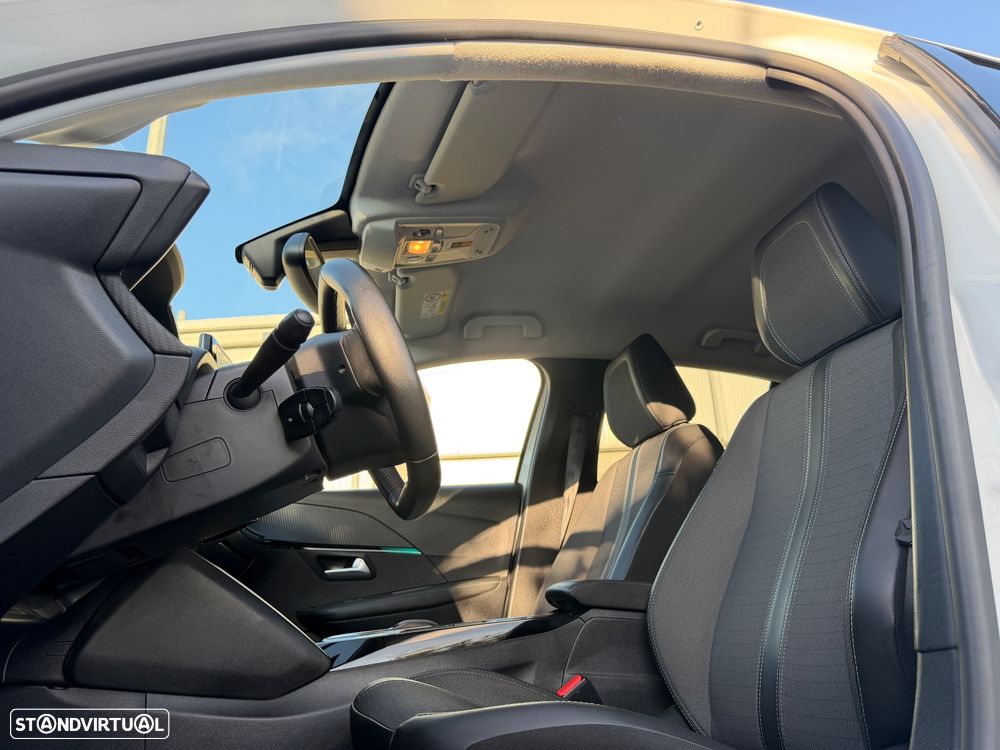 Peugeot e-208 Allure Pack - 19