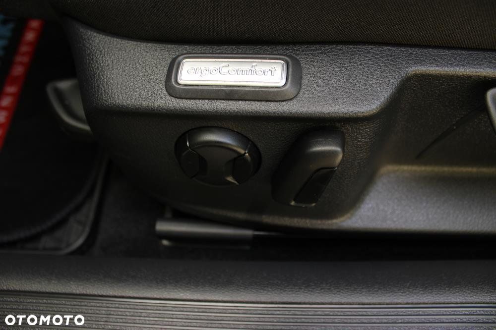 Volkswagen Passat - 29