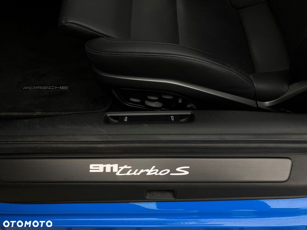 Porsche 911 Turbo S - 25