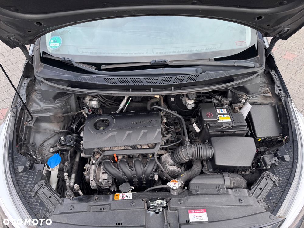 Kia Ceed - 32