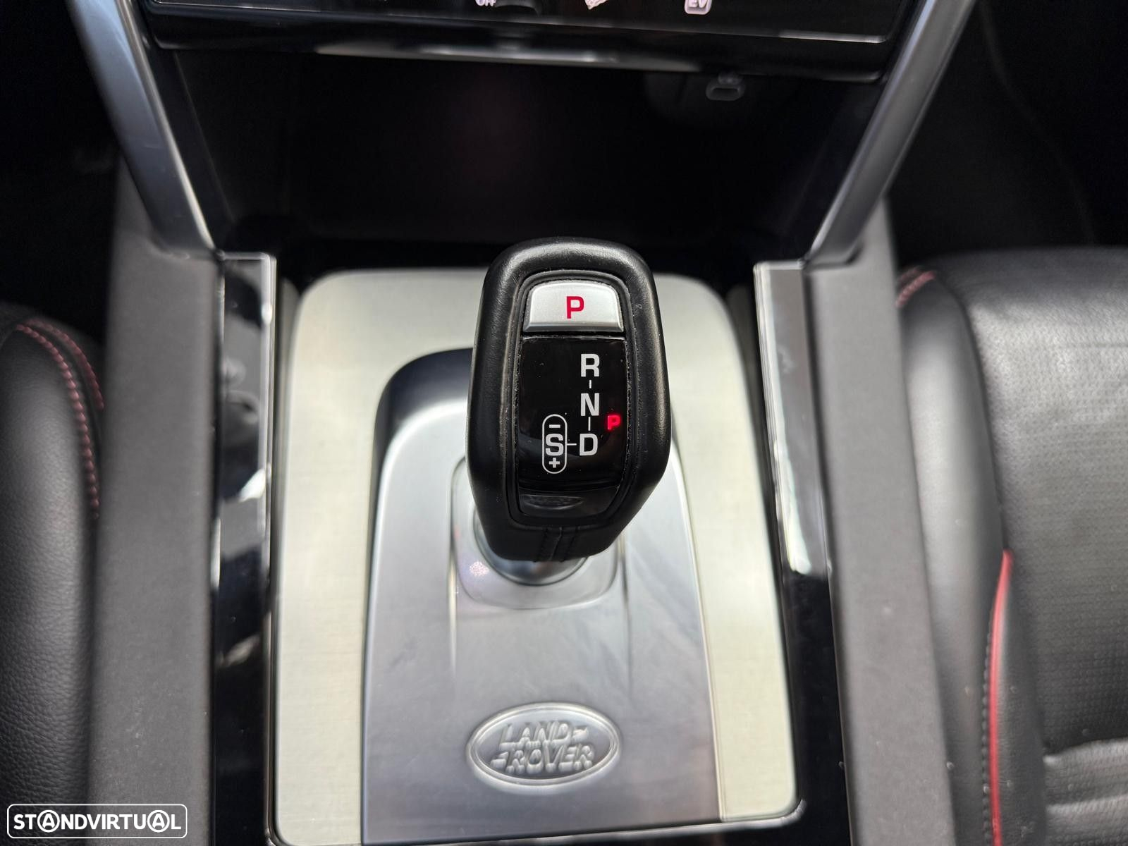 Land Rover Discovery Sport 1.5 I3 P300e AWD R-Dynamic HSE - 48