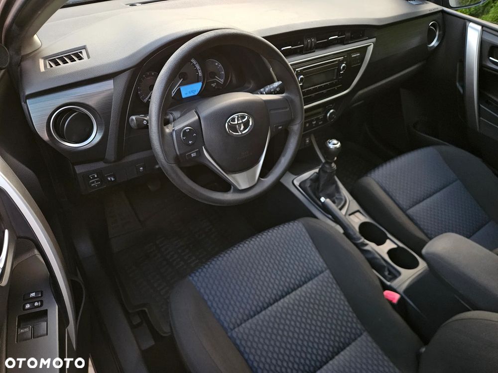 Toyota Auris 1.33 VVT-i - 25