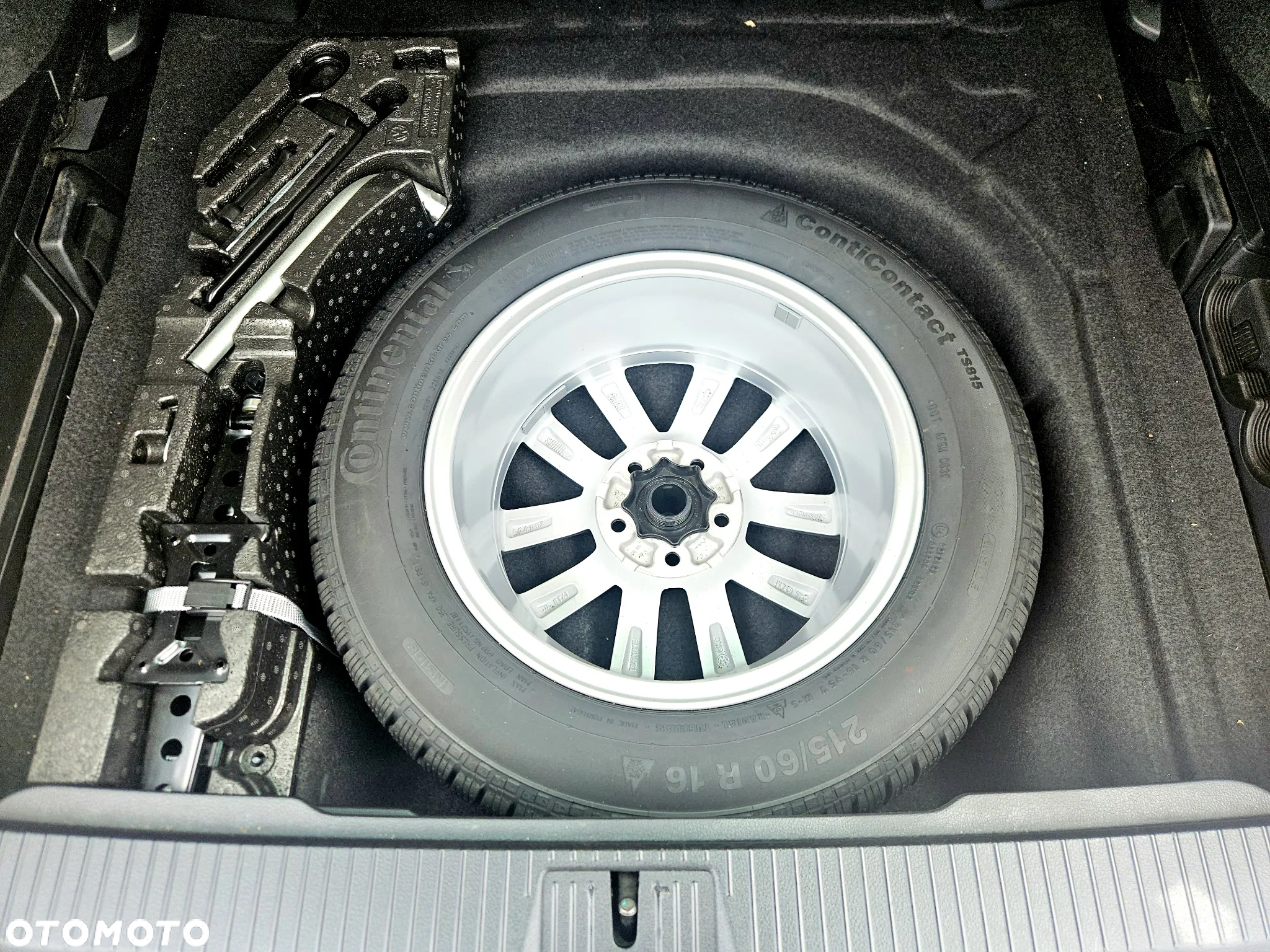 Volkswagen Passat Variant 2.0 TDI SCR DSG Business - 32