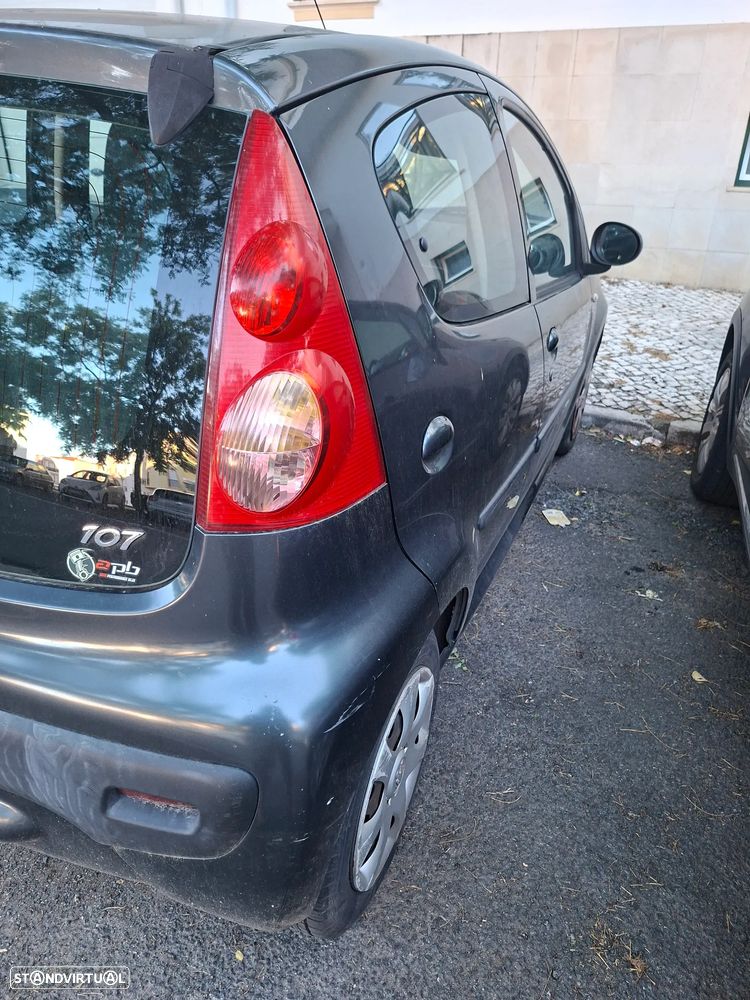 Peugeot 107 - 12