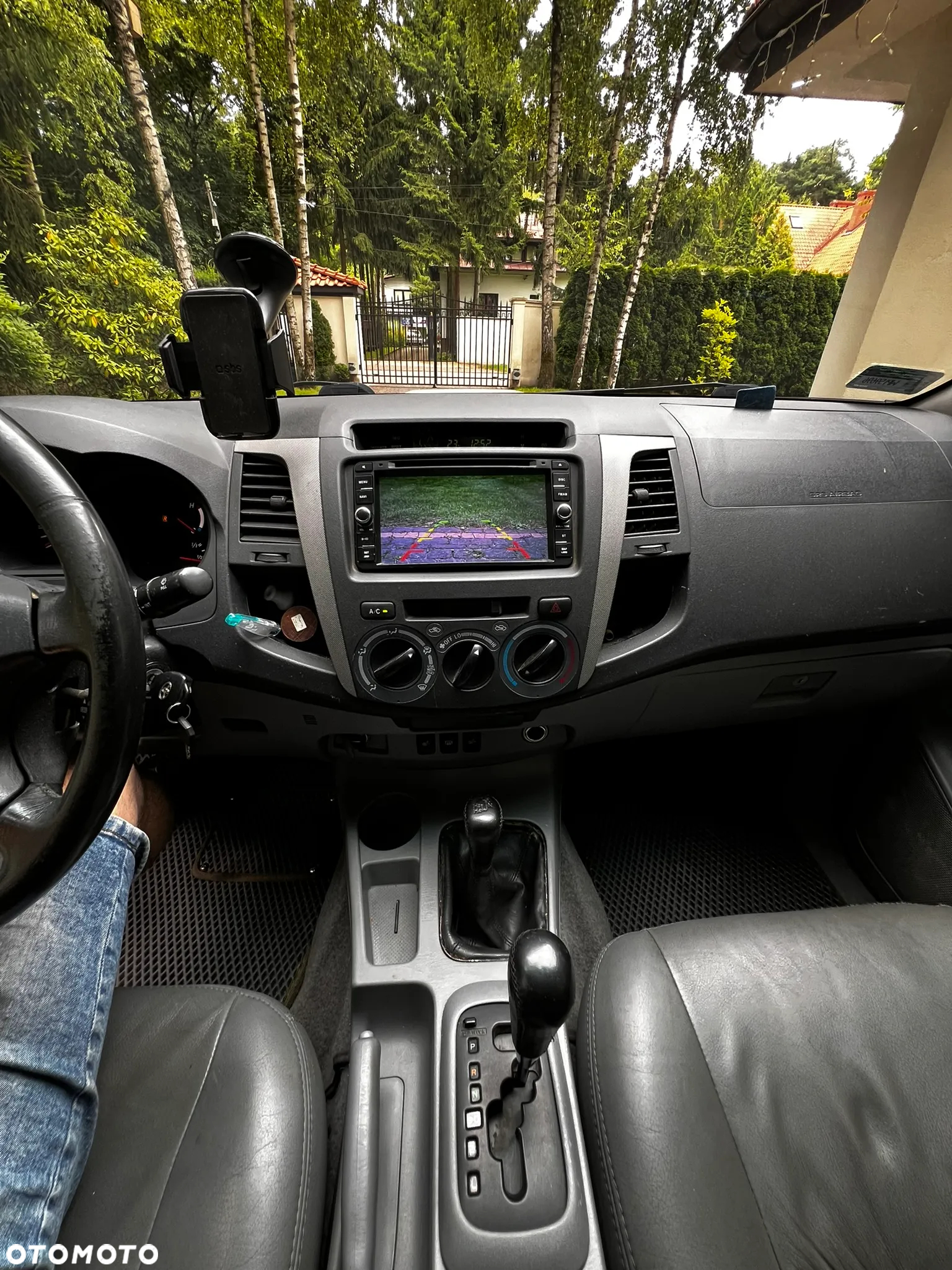 Toyota Hilux - 29