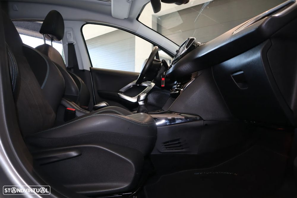 Peugeot 2008 1.2 PureTech GT Line - 12