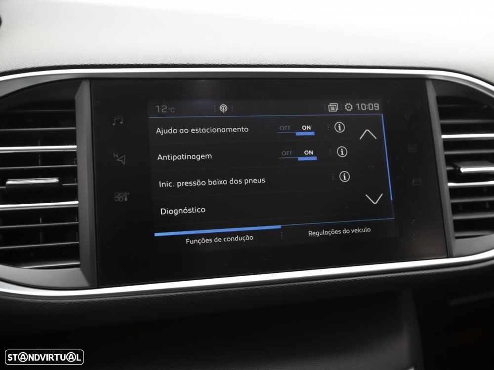 Peugeot 308 SW 1.5 BlueHDi Allure — fotografia 18
