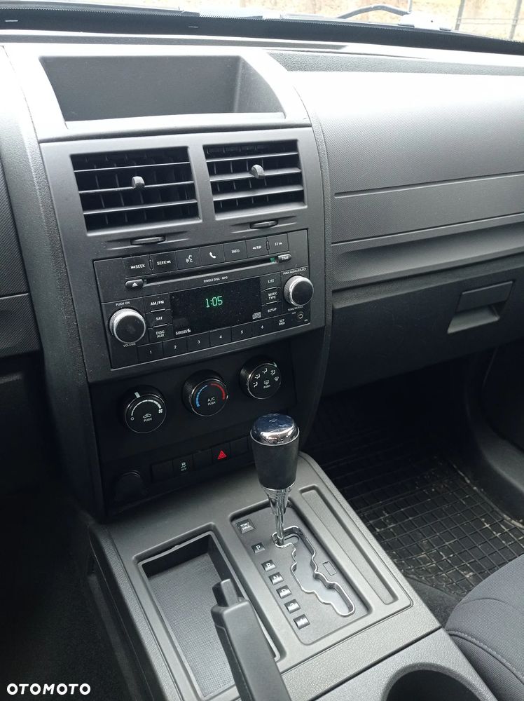 Dodge Nitro 4.0 V6 RT - 6