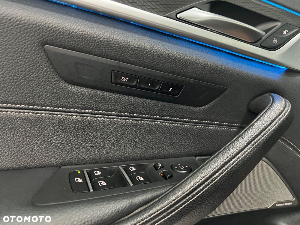 BMW Seria 5 520e M Sport sport - 28