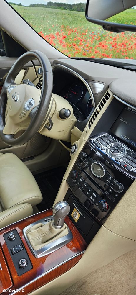 Infiniti FX FX30d S - 12