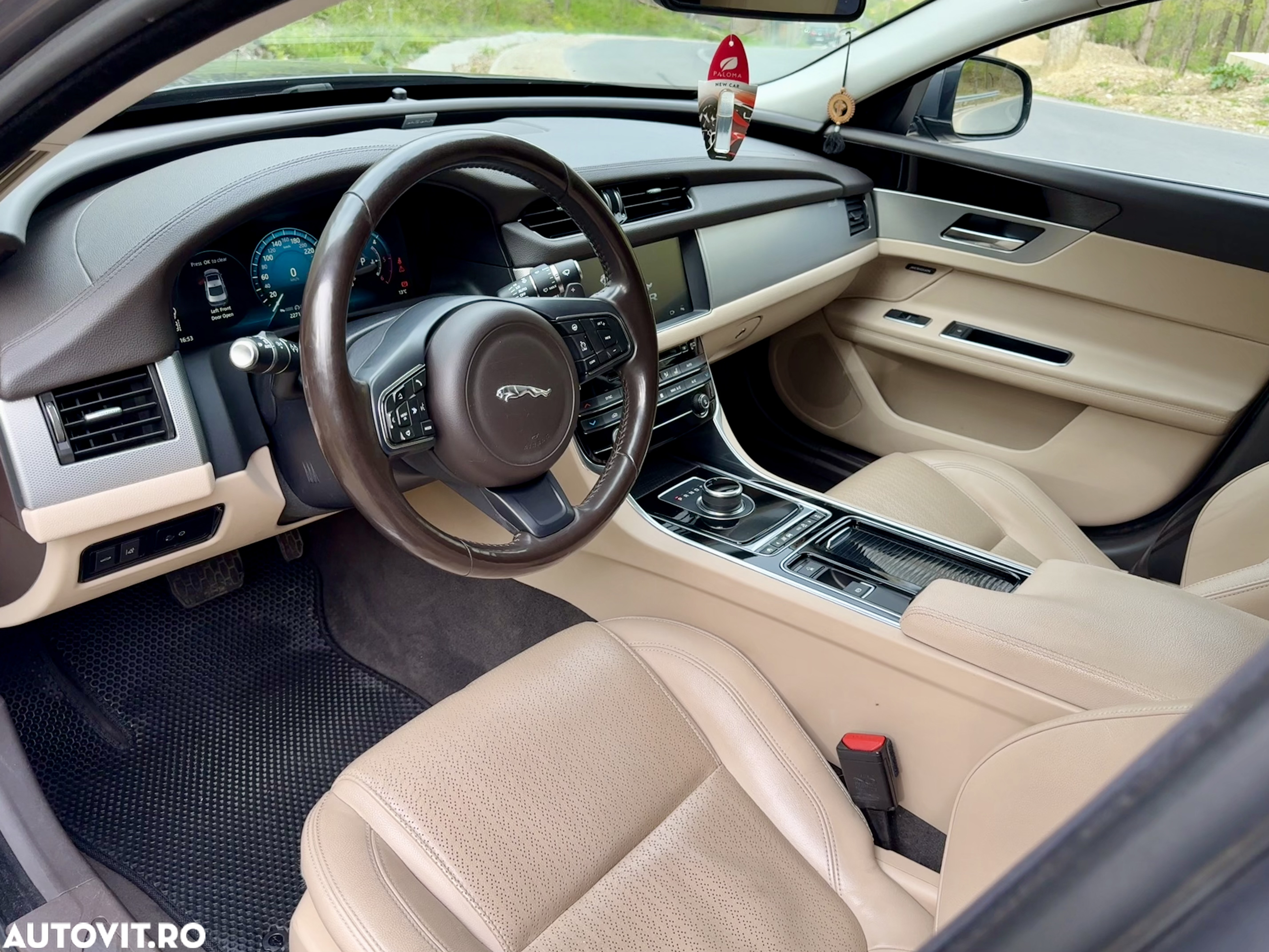 Jaguar XF 20d RWD Portfolio - 2
