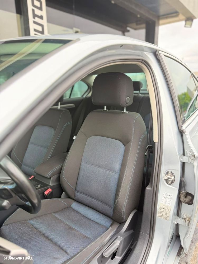 VW Passat - 16